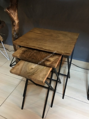 Nat�rliche h�lzerne Couchtische