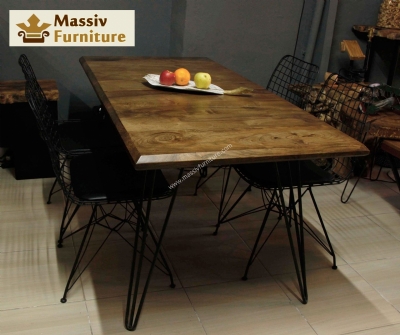 Nat�rliche Holztische